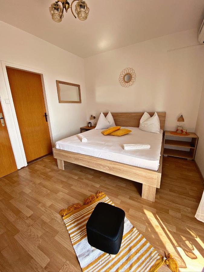 The Manzoni Family 5 Hotel Punat Buitenkant foto